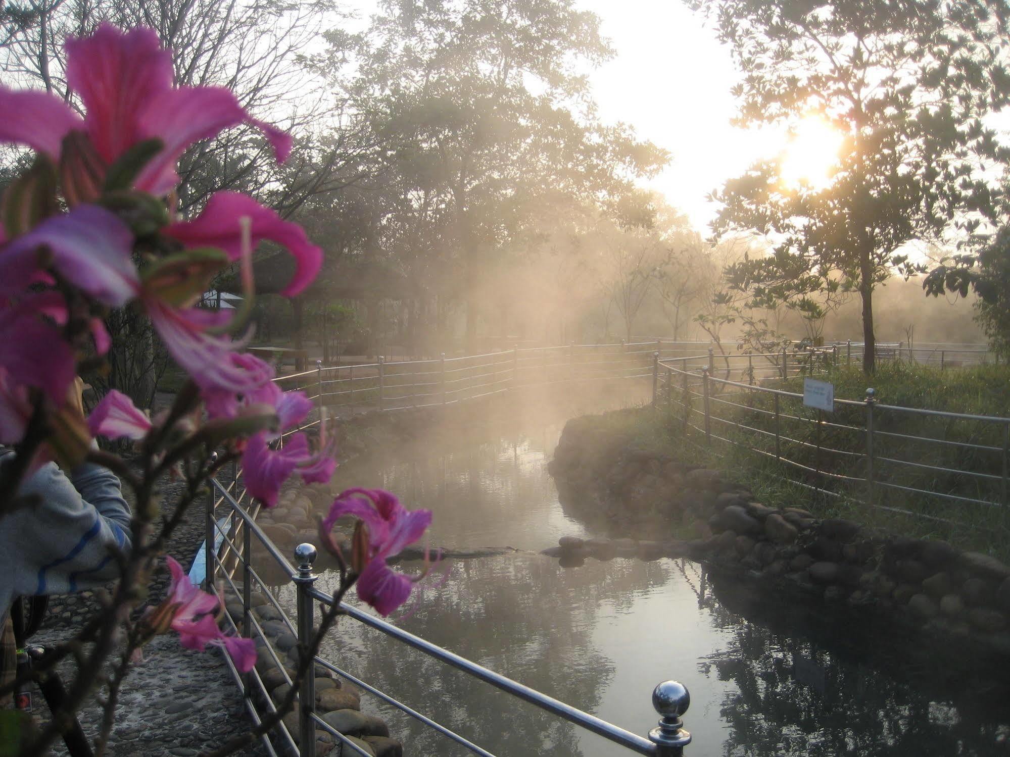 Thanh Tan Hot Springs By Fusion Hue Eksteriør bilde